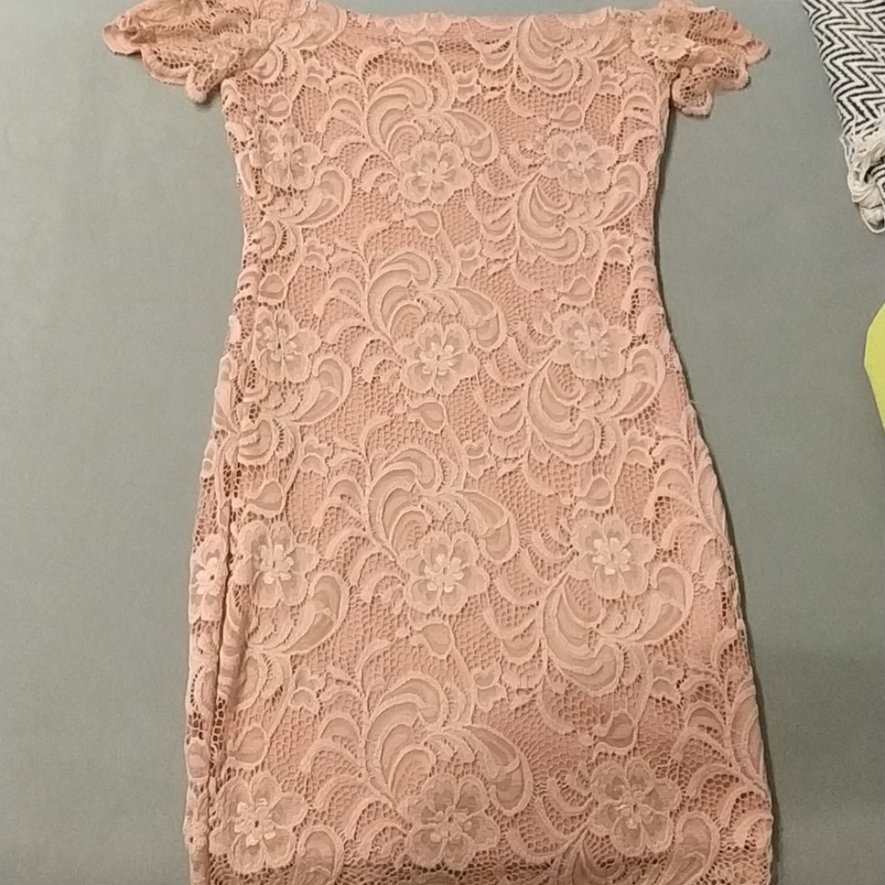 Lace pink dress